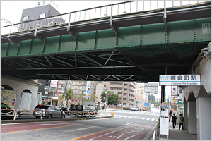 黄金町駅